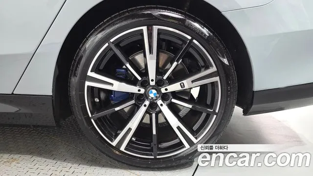 BMW 5 Series — Фото автомобиля 6
