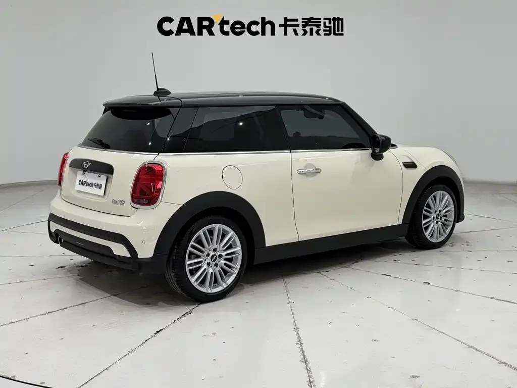 MINI MINI 2022 Facelift 1.5T COOPER Classic — Фото автомобиля 5