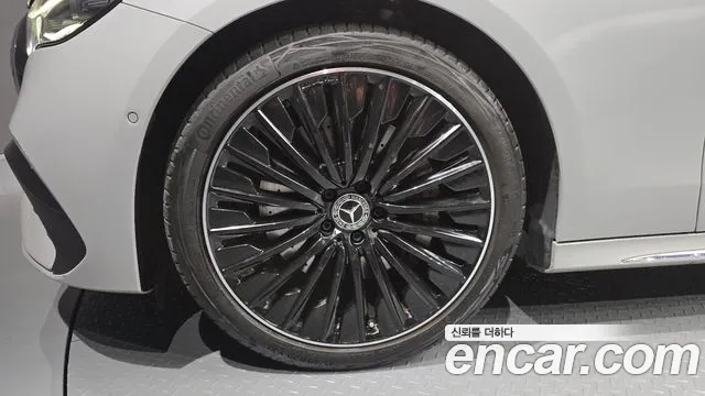Mercedes-Benz E-Class E-класс W214 E300 4MATIC AMG Line Premier Special — Фото автомобиля 5