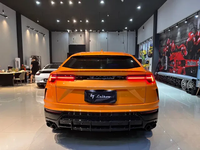 Lamborghini Urus — Фото автомобиля 19