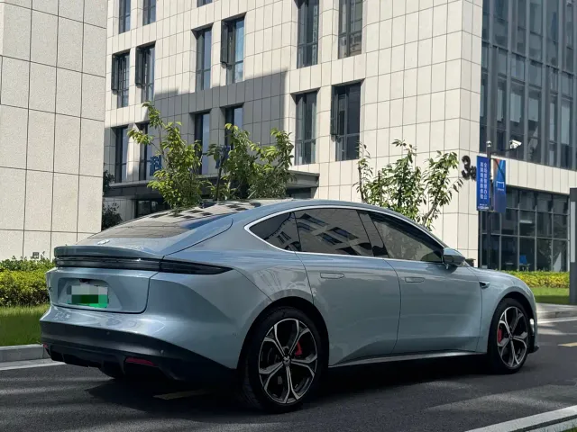 Nio ET5 — Фото автомобиля 3