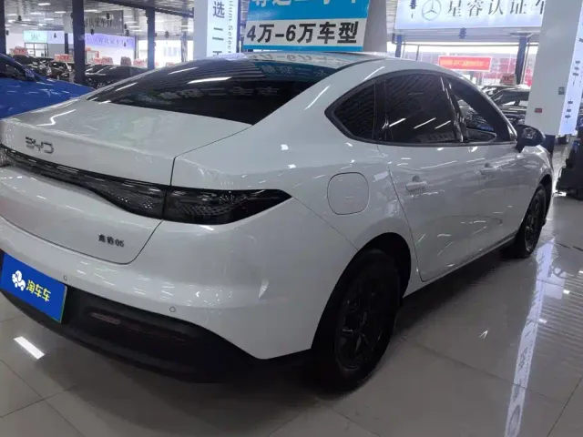 BYD Seal 05 DM-i — Фото автомобиля 3