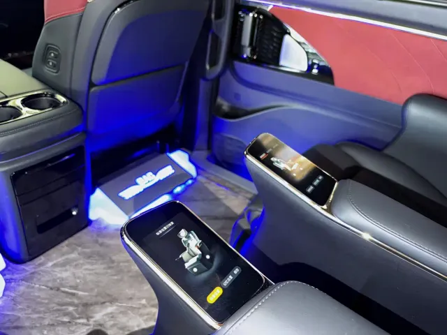 GAC Trumpchi M8 — Фото автомобиля 18