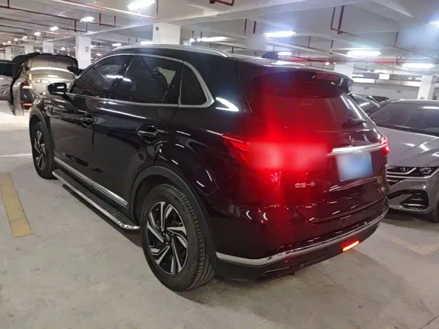 Hongqi HS5 — Фото автомобиля 4