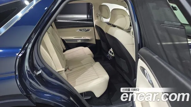 Genesis GV70 2.5T Бензин AWD — Фото автомобиля 10