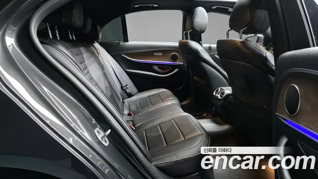Mercedes-Benz E-Class — Фото автомобиля 10