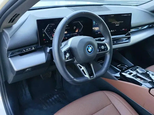 BMW i5 — Фото автомобиля 7