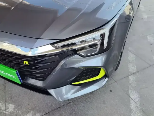 Roewe i6 MAX — Фото автомобиля 17