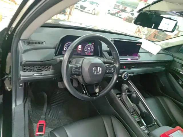 Honda Accord — Фото автомобиля 9