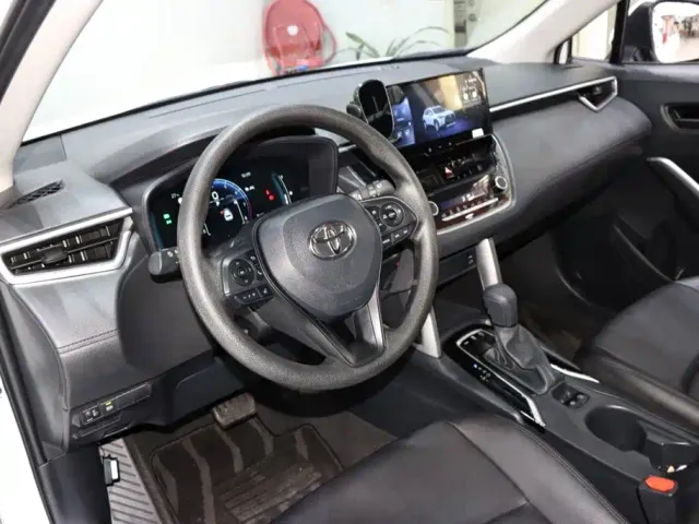 Toyota Corolla Cross — Фото автомобиля 10