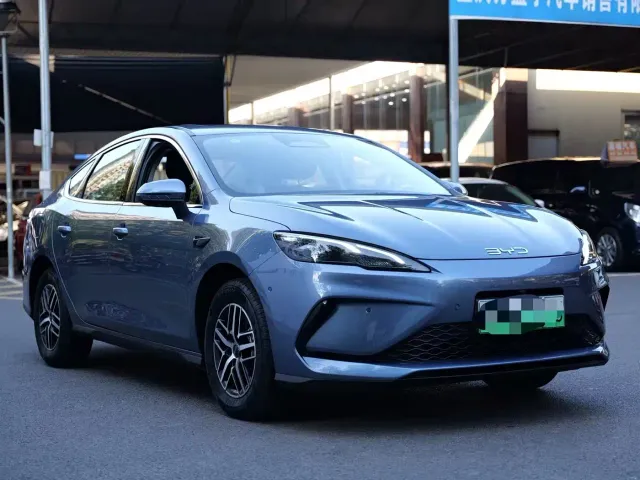 BYD Seal 05 DM-i — Фото автомобиля 3