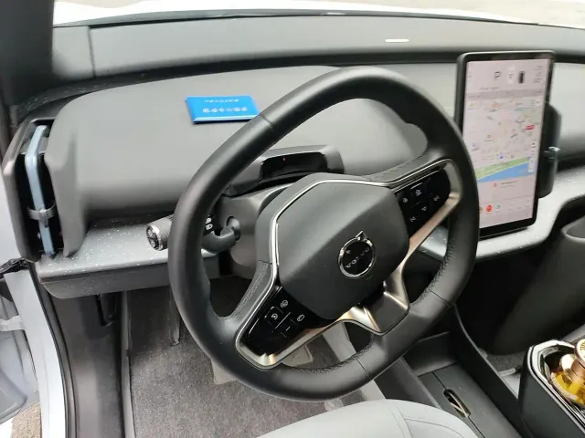 Volvo EX30 — Фото автомобиля 7