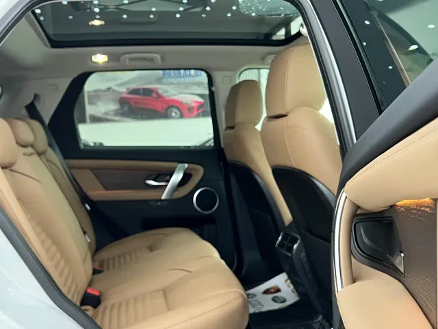 Land Rover Discovery Sport — Фото автомобиля 8