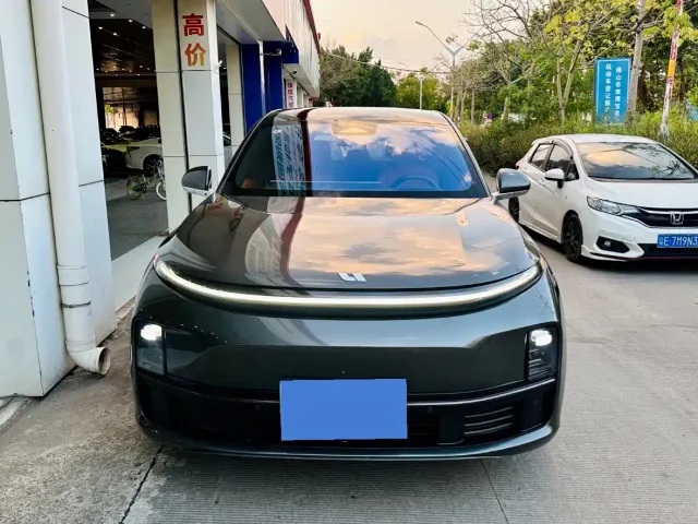 Li Auto L7 — Фото автомобиля 2