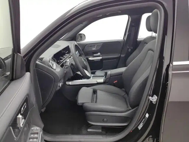 Mercedes-Benz EQB — Фото автомобиля 10
