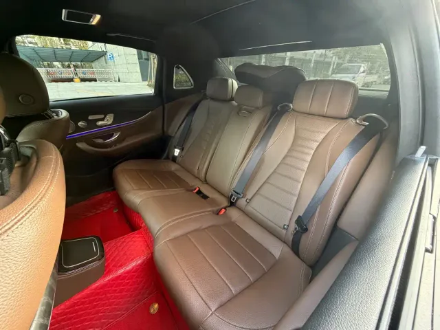 Mercedes-Benz E-Class — Фото автомобиля 13