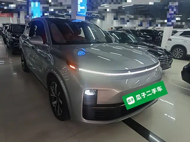 Li Auto L8 — Фото автомобиля 3