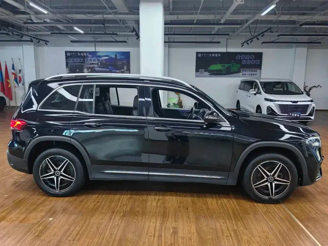 Mercedes-Benz EQB — Фото автомобиля 4