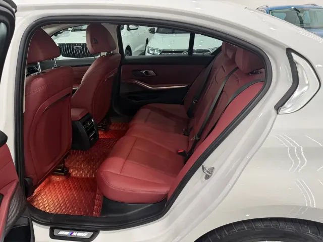 BMW BMW 3 Series 2023 320Li M Sport Package — Фото автомобиля 9