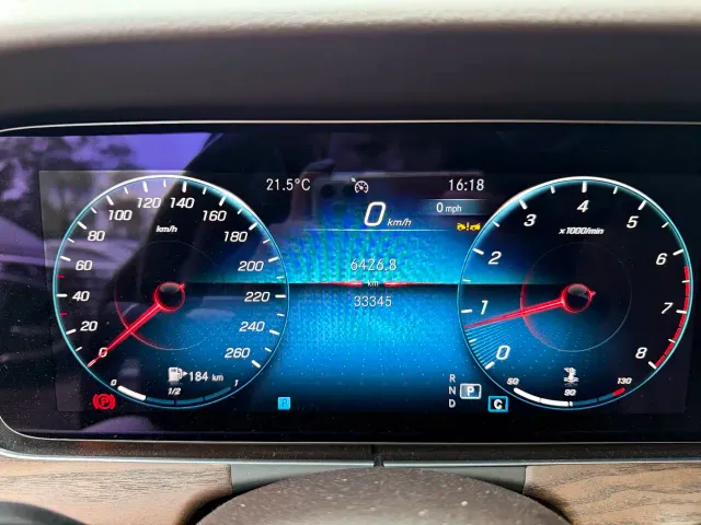 Mercedes-Benz E-Class — Фото автомобиля 4