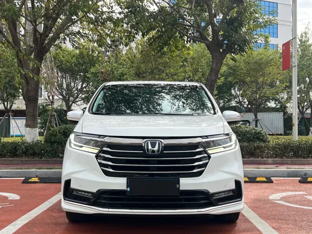 Honda Odyssey — Фото автомобиля 2