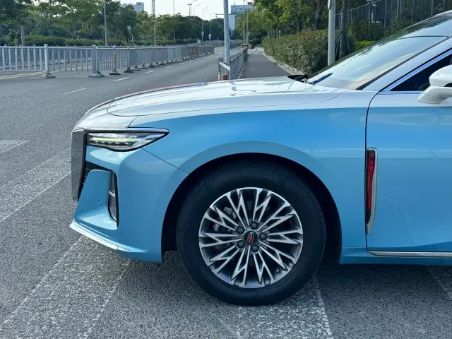 Hongqi H5 — Фото автомобиля 3