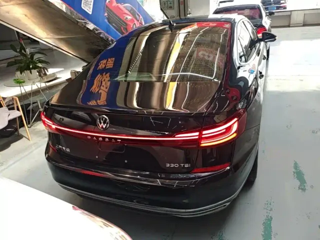 Volkswagen Passat — Фото автомобиля 5