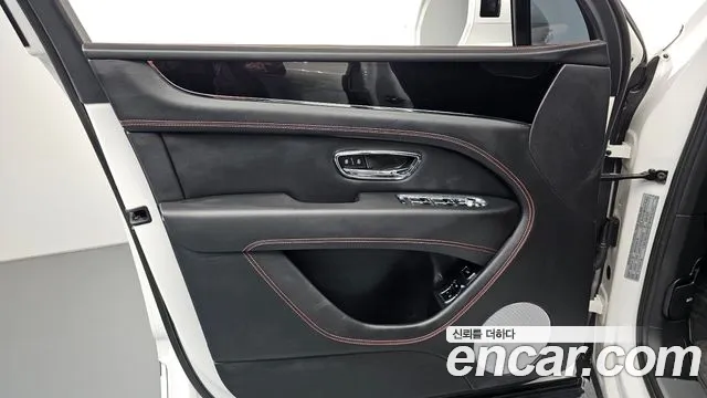 Bentley Bentayga Bentayga 4.0 V8 Base — Фото автомобиля 20