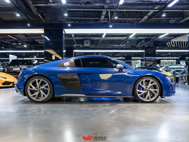 Audi R8 — Фото автомобиля 7