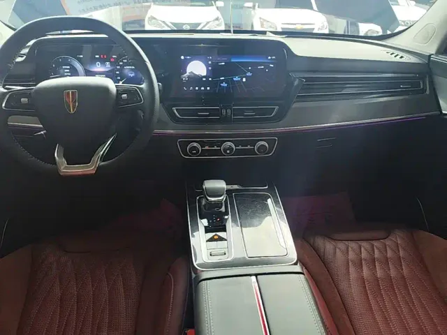 Hongqi HS5 — Фото автомобиля 12