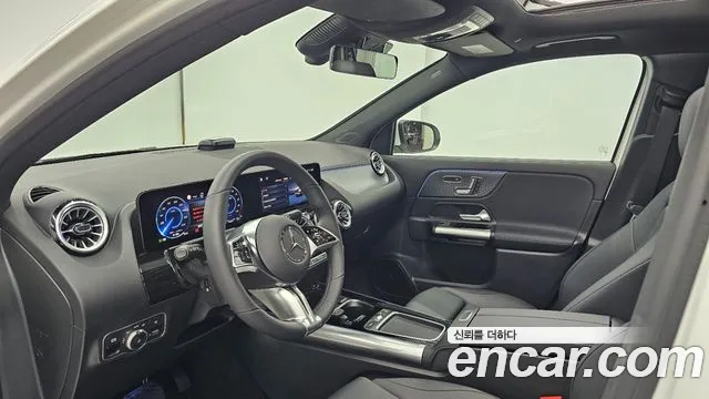 Mercedes-Benz EQA — Фото автомобиля 14