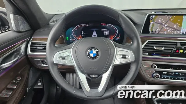 BMW 7-Series — Фото автомобиля 13