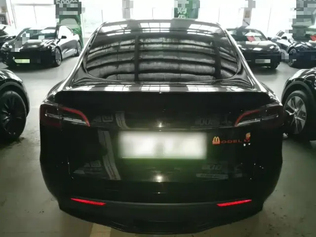 Tesla Model Y — Фото автомобиля 5