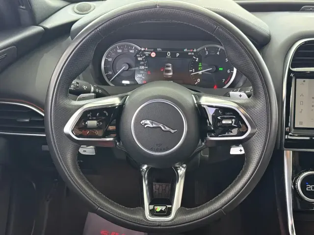 Jaguar XEL — Фото автомобиля 11