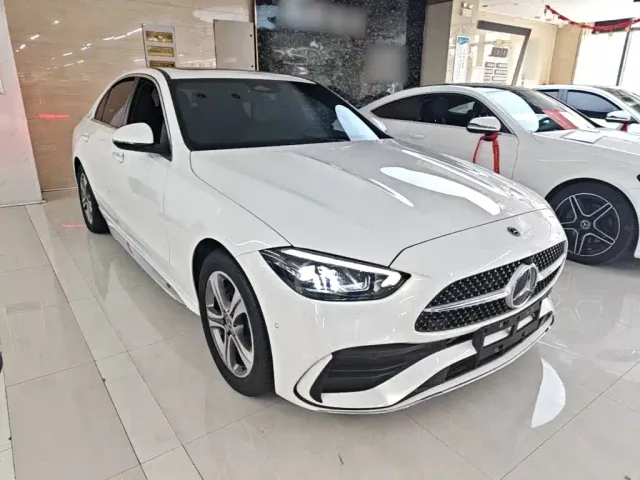 Mercedes-Benz C-Class — Фото автомобиля 3