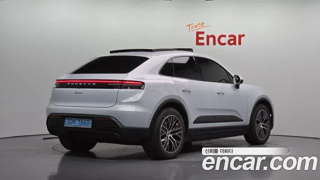Фотография автомобиля — Porsche Macan