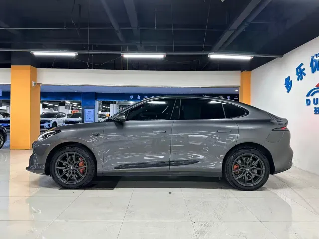 IM Motors LS6 — Фото автомобиля 9