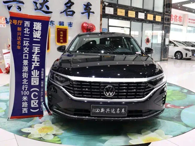 Volkswagen Passat — Фото автомобиля 2