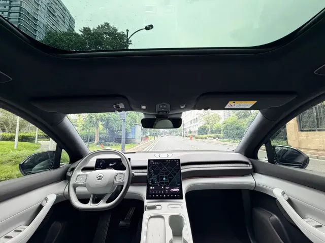 Nio ES6 — Фото автомобиля 16