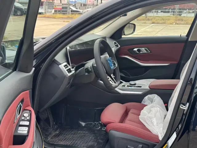 BMW i3 — Фото автомобиля 4