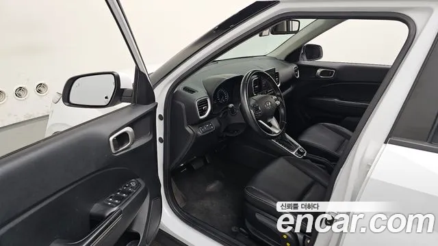 Hyundai Venue — Фото автомобиля 9