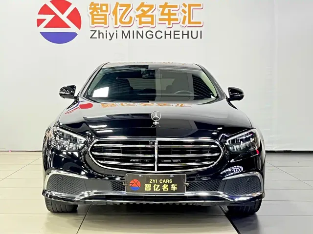 Mercedes-Benz E-Class — Фото автомобиля 2