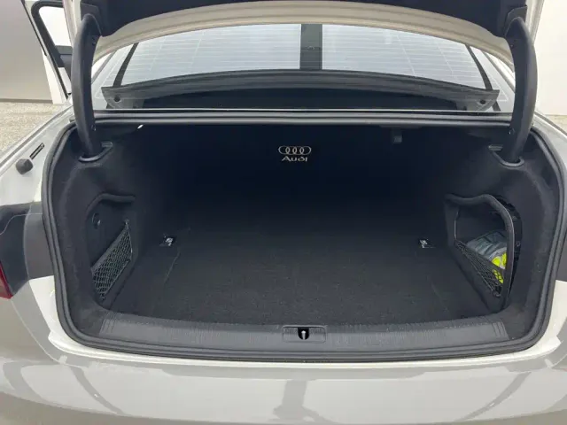 Audi A4L — Фото автомобиля 6