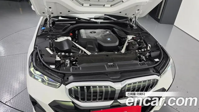 BMW 5-Series — Фото автомобиля 6