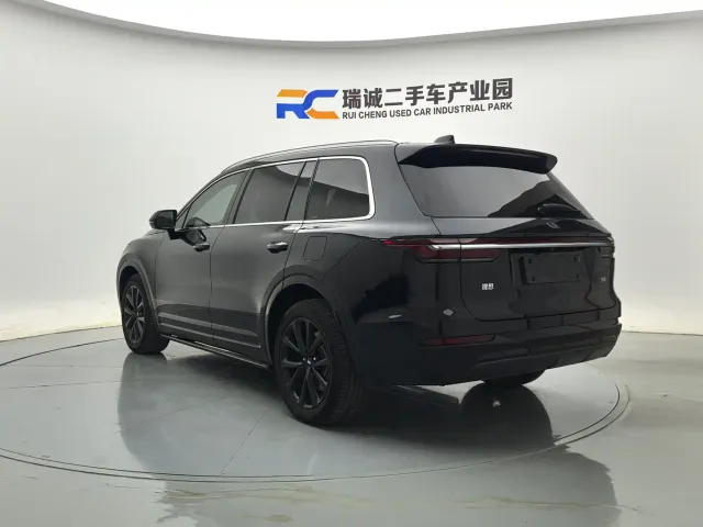 Li Auto ONE — Фото автомобиля 7
