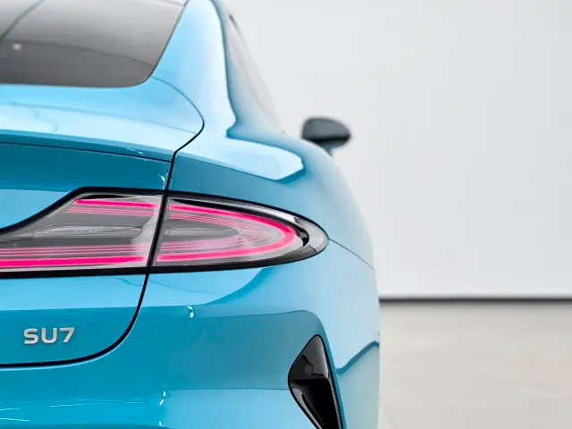 Xiaomi SU7 — Фото автомобиля 9