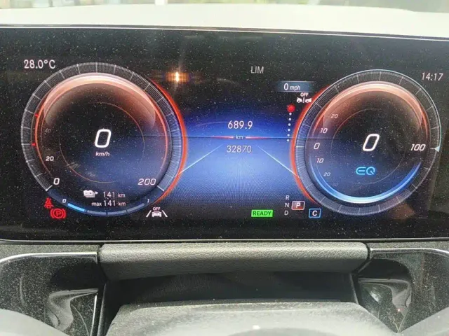 Mercedes-Benz EQA — Фото автомобиля 4