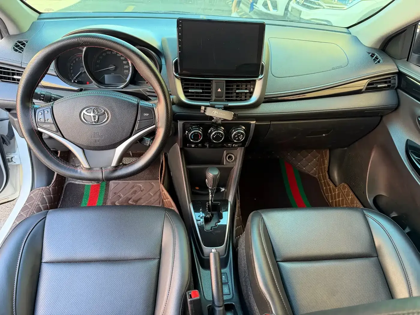 Toyota YARiS L Zhi Xuan 2022 1.5L CVT Luxury PLUS Edition — Фото автомобиля 7