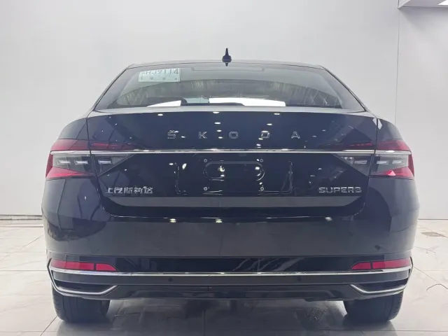 Skoda Superb — Фото автомобиля 5