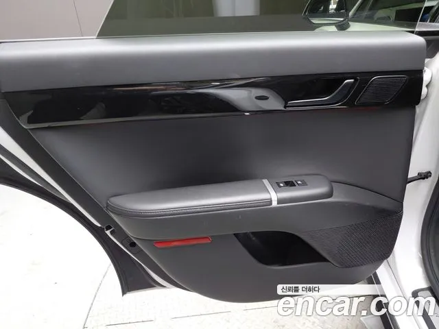 Hyundai Grandeur Grandeur (GN7) 2.5 Бензин 2WD — Фото автомобиля 25